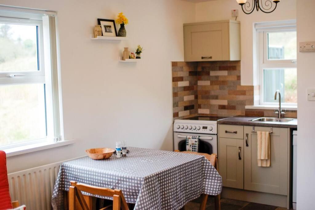 Mary Jane'S Cottage, Lettermacaward Doochary Extérieur photo